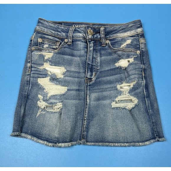 American Eagle Women's Next Level Stretch  Blue Denim Jean Distressed Skirt Sz 2 - Picture 1 of 4